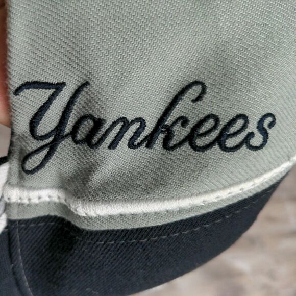 New York Yankees MLB Twins Enterprise Embossed Strapback Baseball Hat Cap Y2K - Picture 11 of 11
